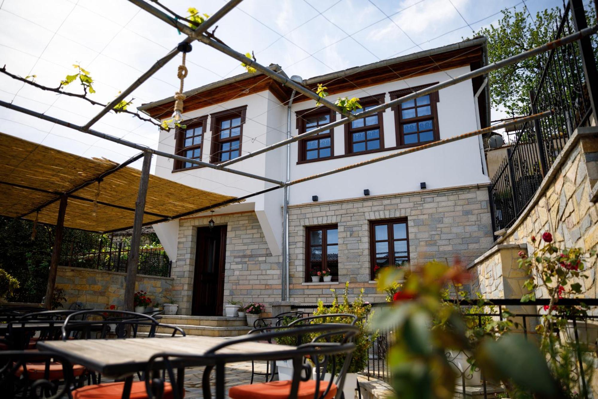 Hotel Pashai Gjirokaster Exterior photo